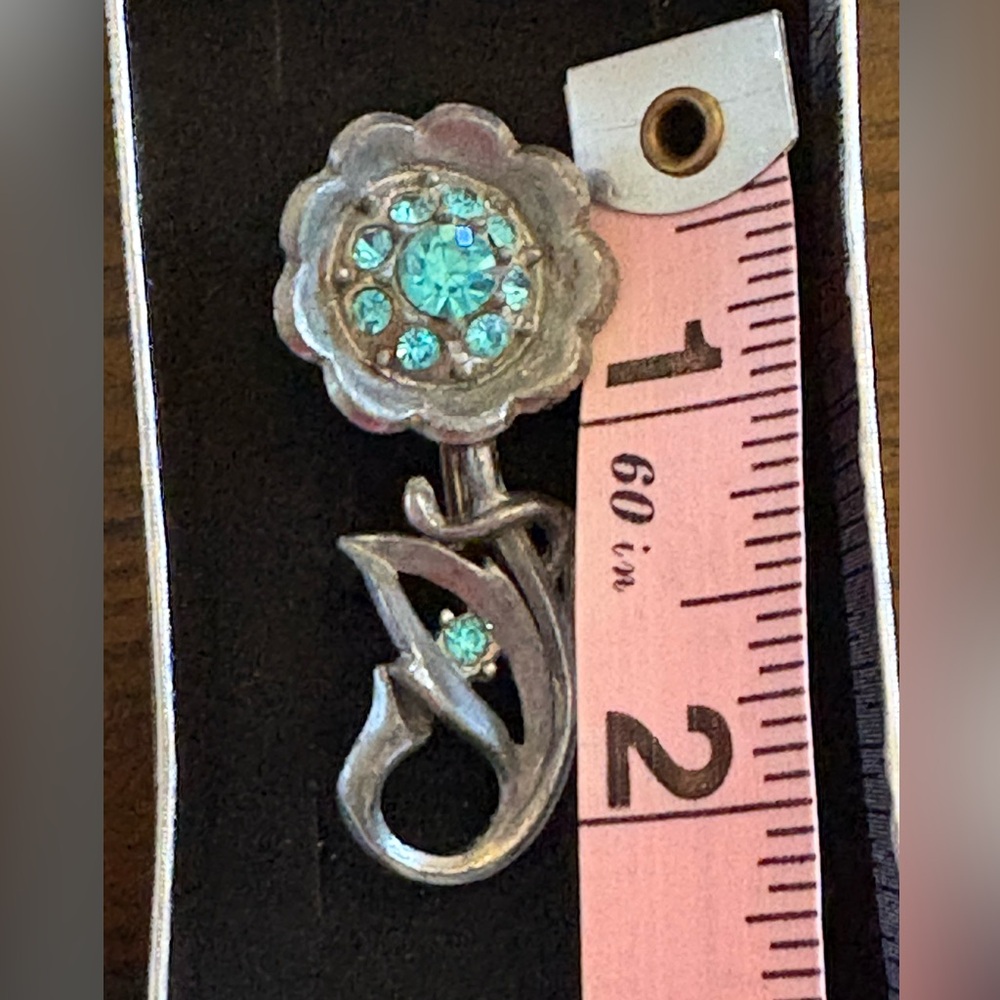 Vintage Art Nouveau Style Pewter Flower Brooch | Aqua Rhinestones - Picture 4 of 4
